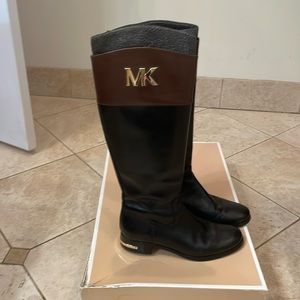 MICHAEL Michael Kors “Hayley” Leath Black/Mocha